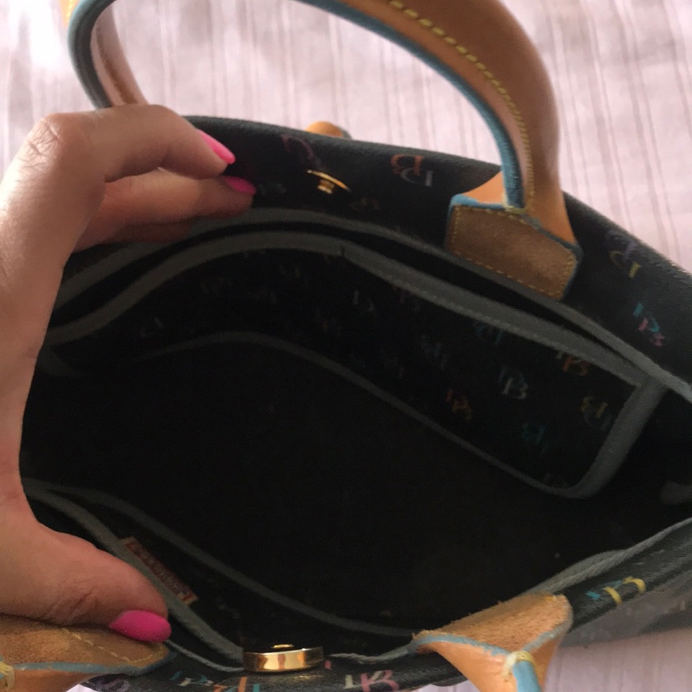 Dooney & buorke graphic purse - Picture 3 of 6